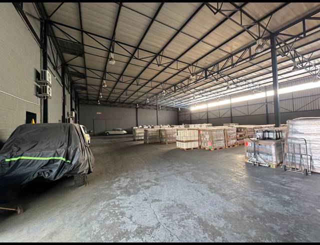 1,551M² WAREHOUSE TO LET IN SPARTAN